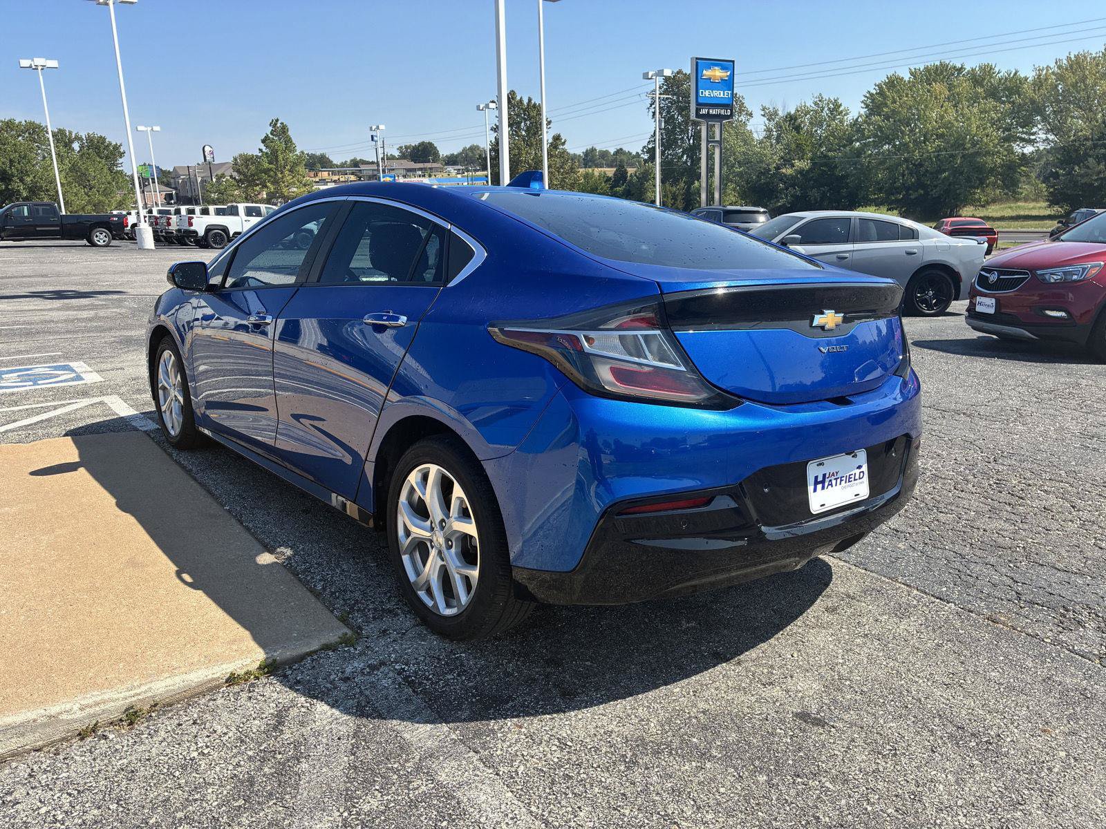 Used 2017 Chevrolet Volt Premier w/ Driver Confidence II Package FWD image 6