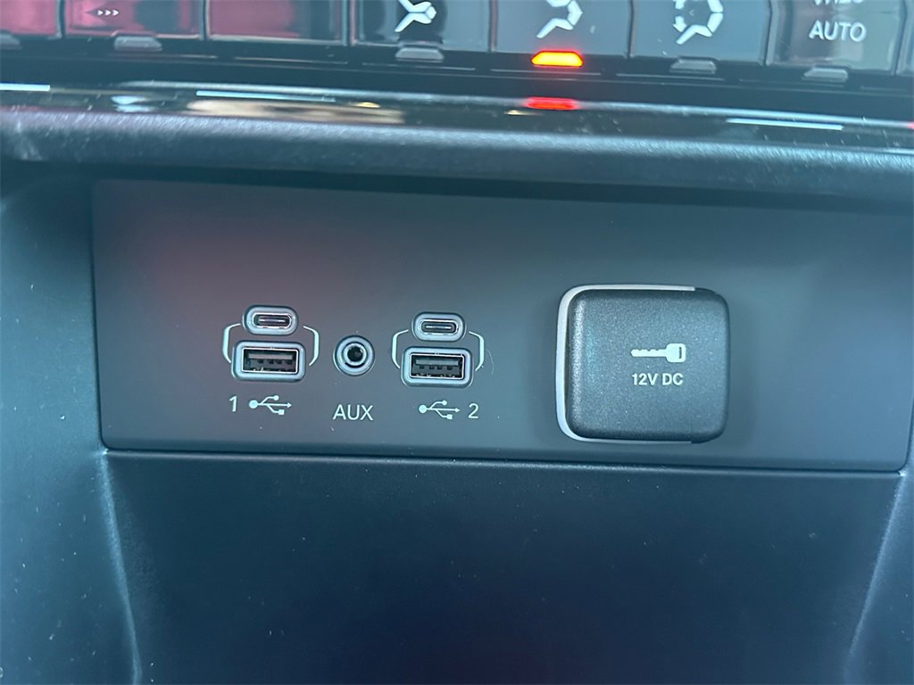 New 2025 Jeep Grand Cherokee Limited w/ Black Appearance Package image 27