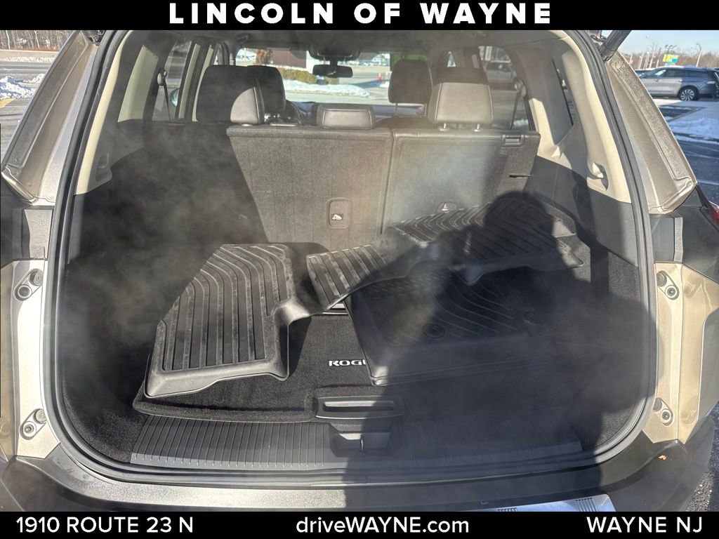 Used 2021 Nissan Rogue SL w/ Premium Package image 6