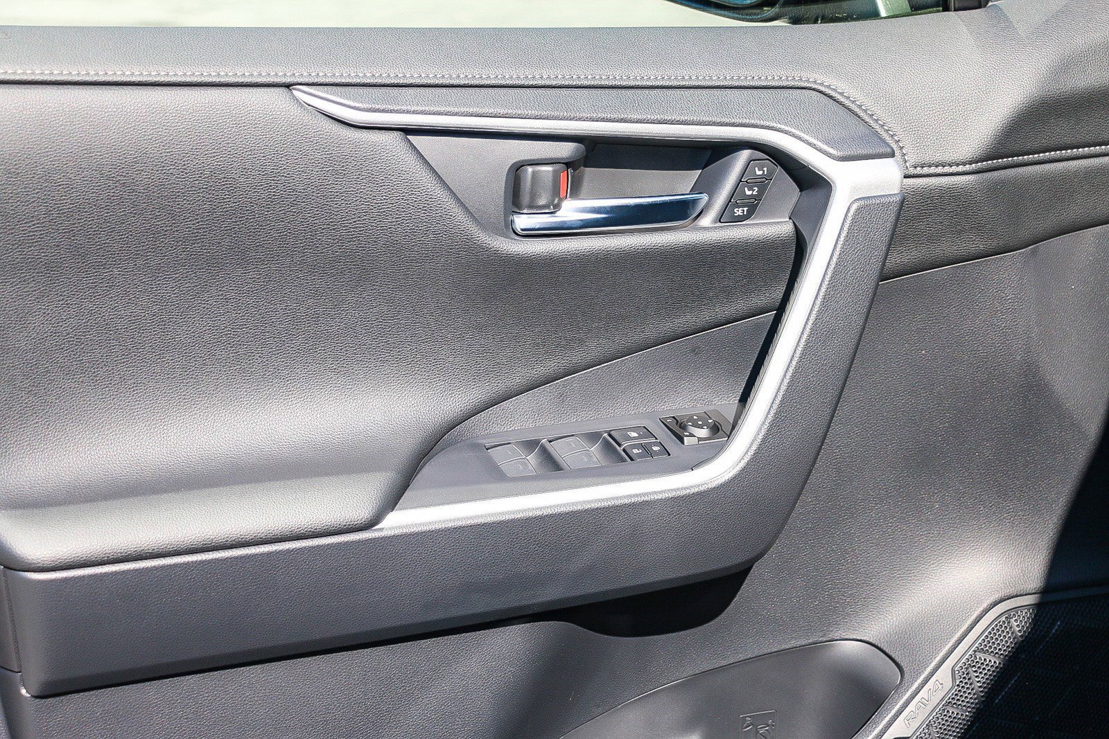 New 2025 Toyota RAV4 Limited image 22