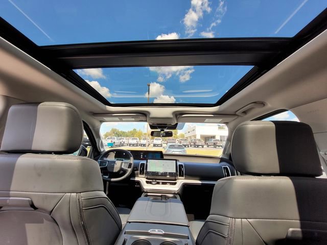 New 2025 Ford Expedition Active image 29