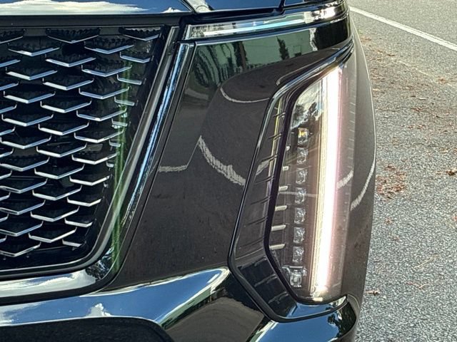 Used 2025 Cadillac Escalade ESV V AWD/4WD image 11