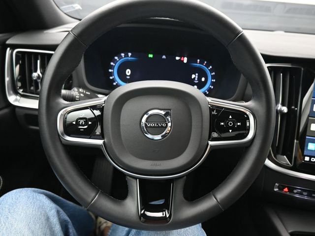 Used 2024 Volvo S60 B5 Plus FWD image 23