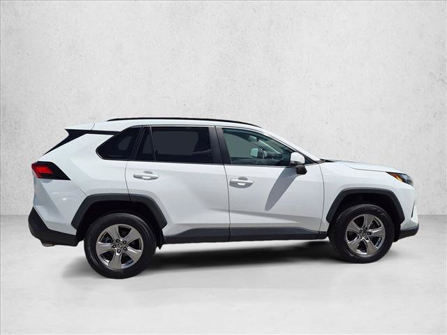 Used 2022 Toyota RAV4 XLE w/ Convenience Package FWD image 4