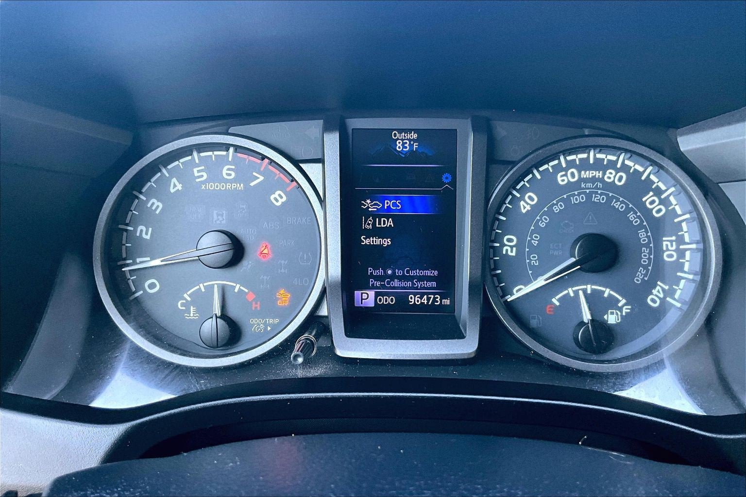 Used 2018 Toyota Tacoma TRD Off-Road w/ Technology Package AWD/4WD image 18