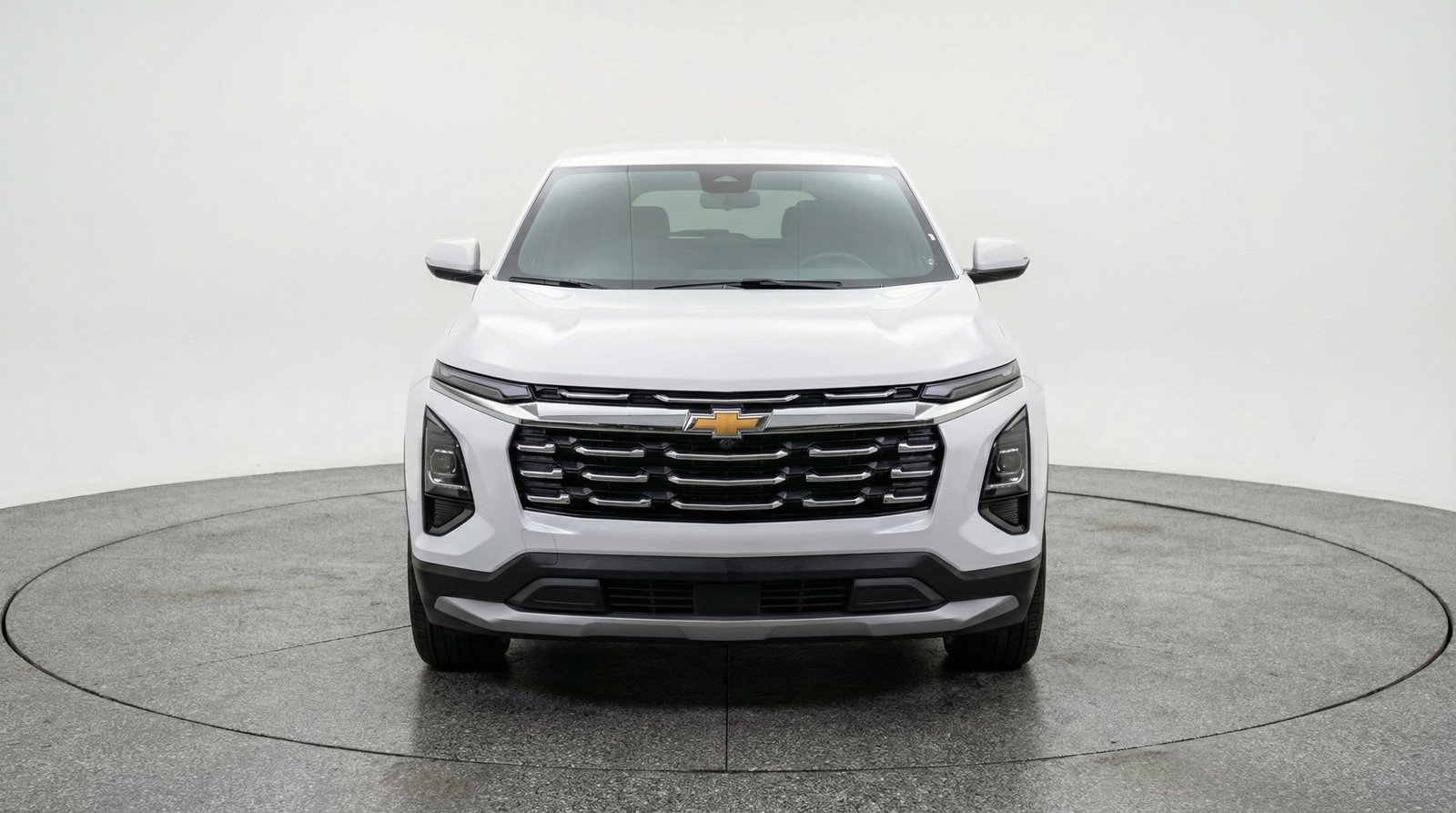 Used 2025 Chevrolet Equinox LT FWD image 2