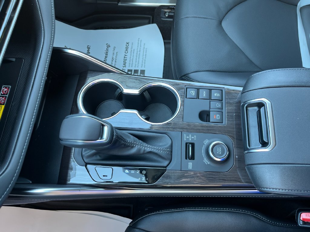 New 2026 Toyota Highlander Platinum AWD/4WD image 24