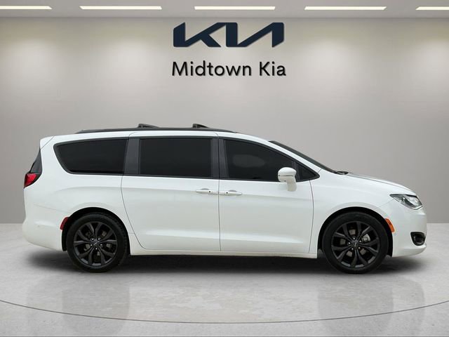 Used 2018 Chrysler Pacifica Limited w/ Advanced Safetytec Group image 2