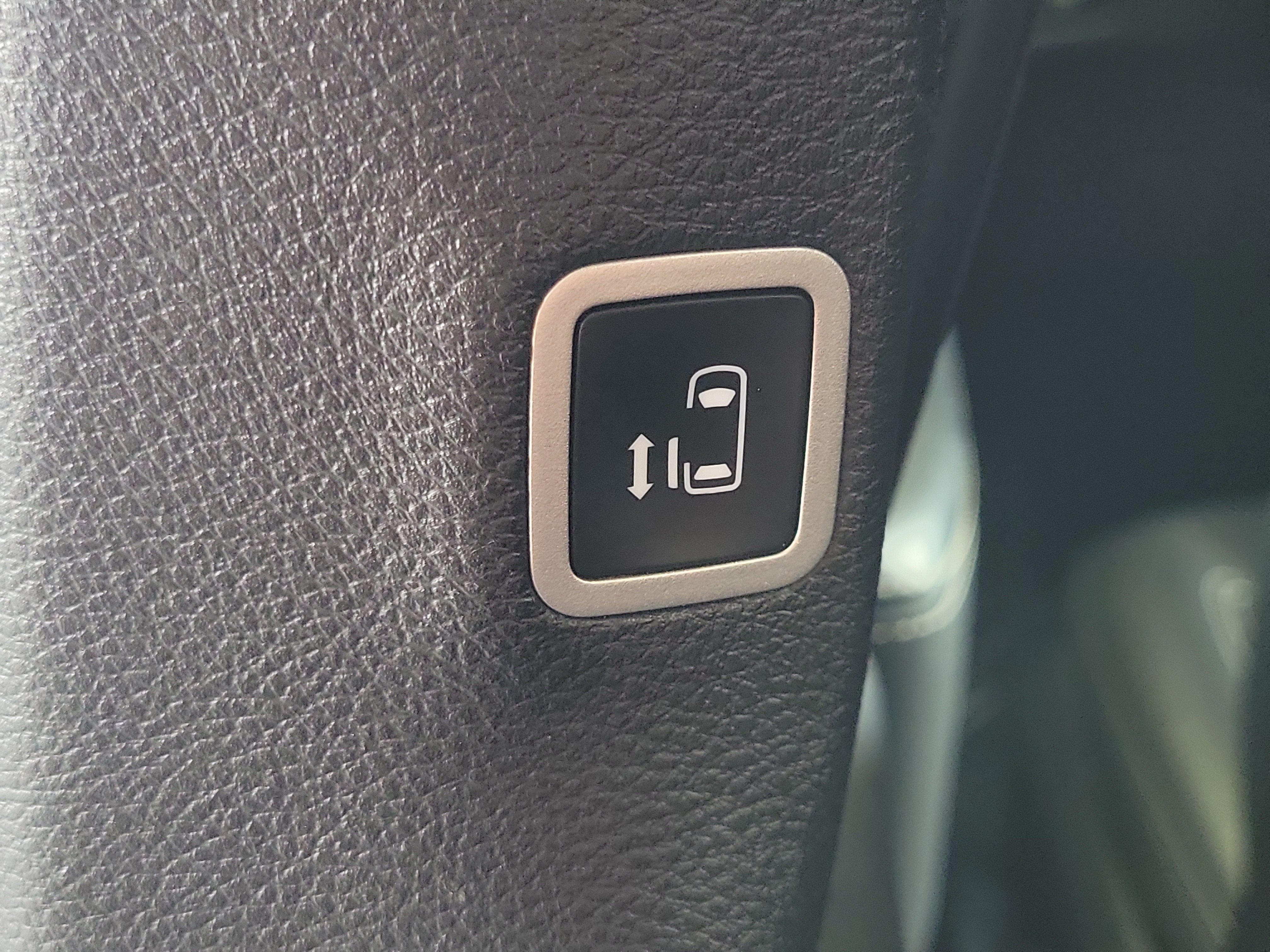 Certified 2025 Chrysler Pacifica Select FWD image 13