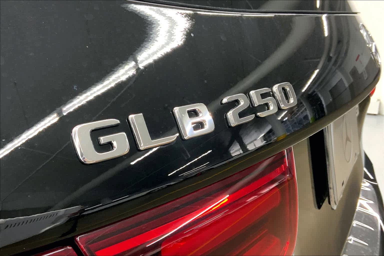 Certified 2024 Mercedes-Benz GLB 250 image 30
