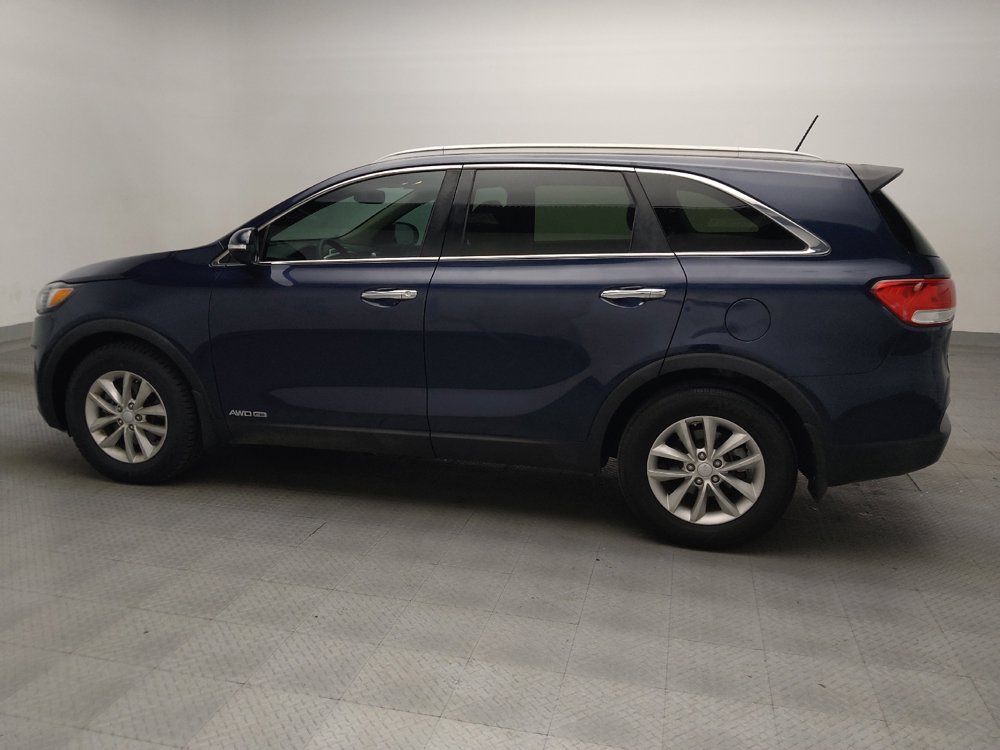 Used 2017 Kia Sorento AWD image 3