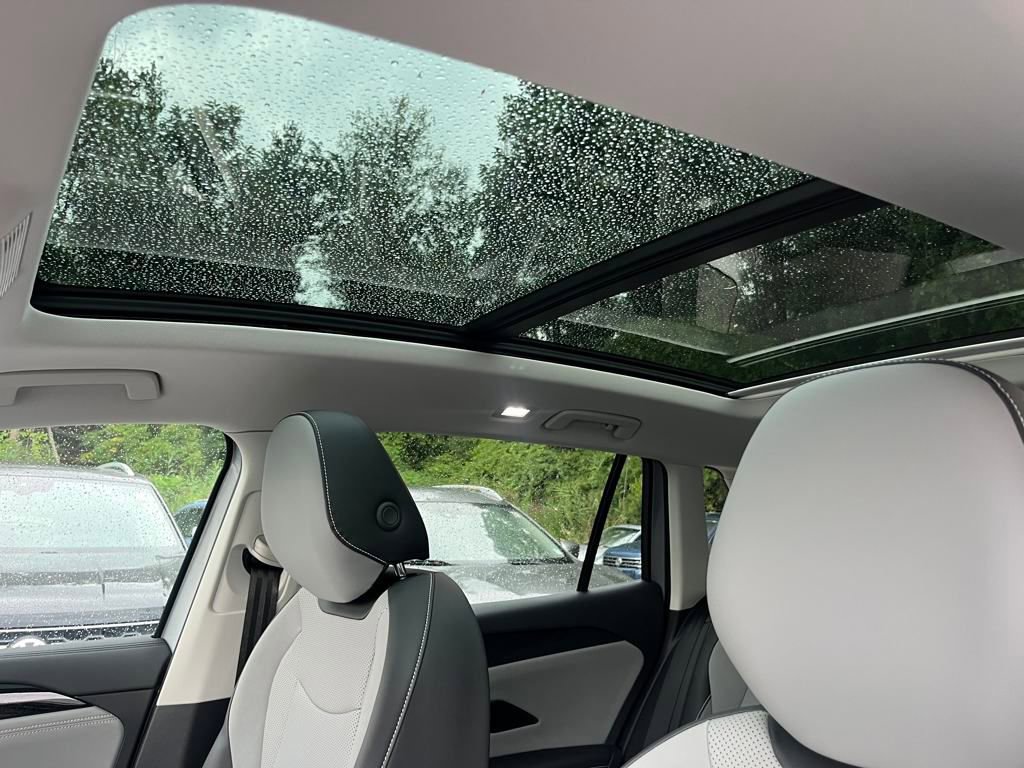 New 2025 Volkswagen Tiguan SE image 14