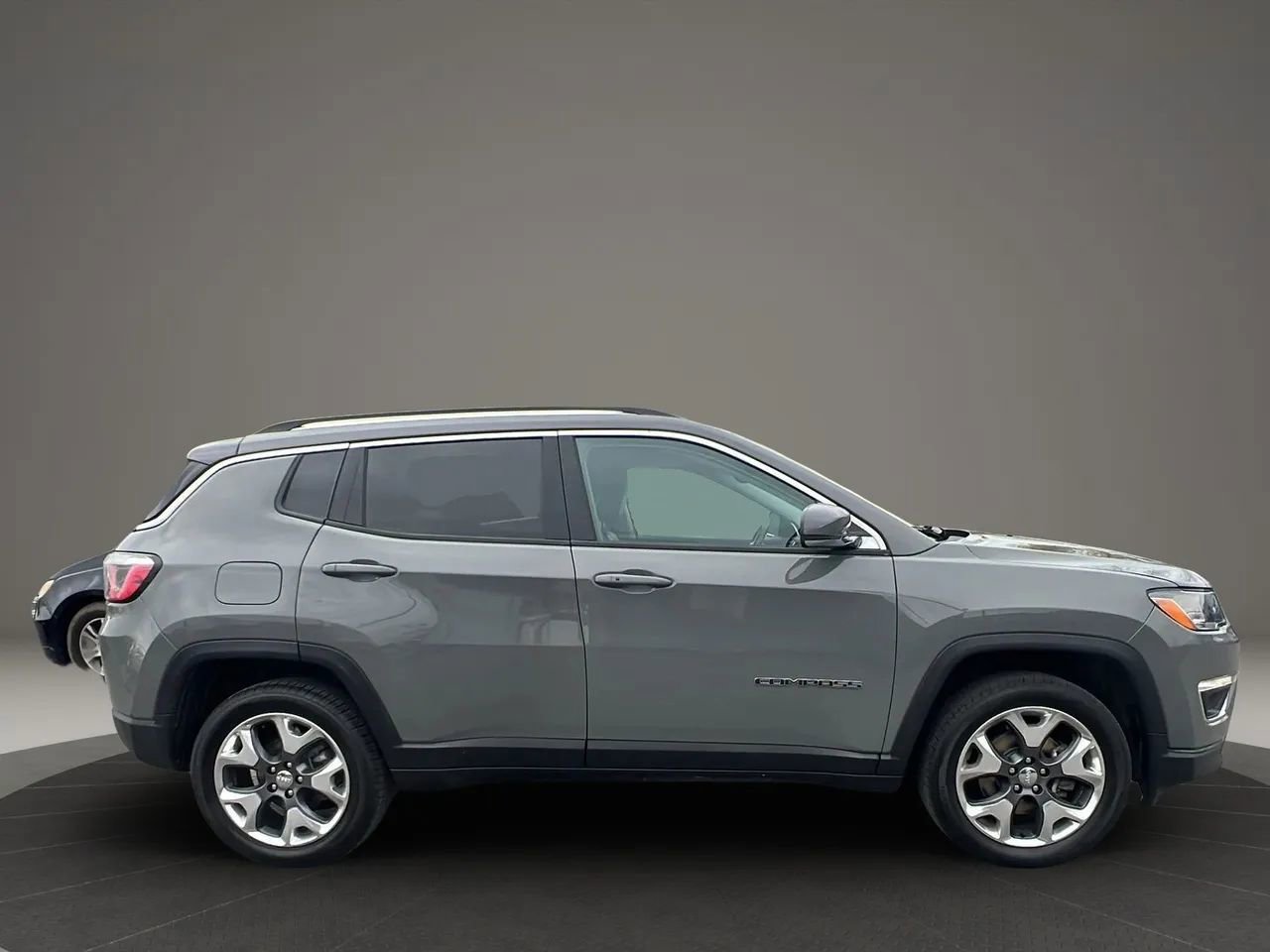 Used 2020 Jeep Compass Limited image 4