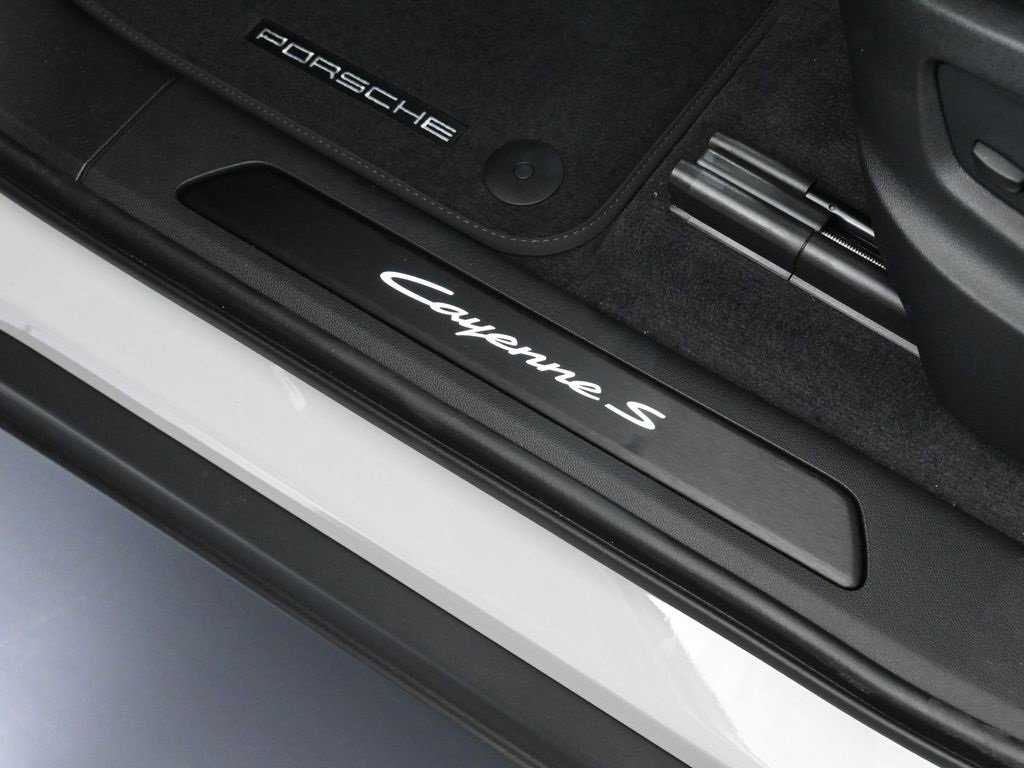 New 2026 Porsche Cayenne S image 16