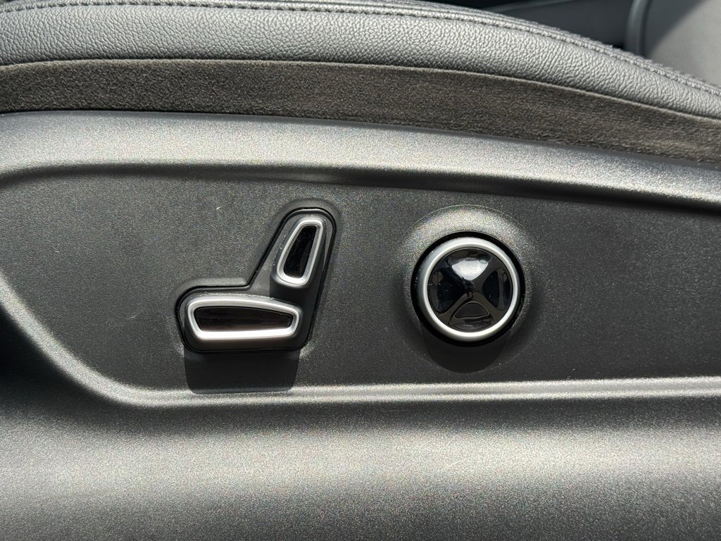 Used 2024 Maserati Grecale GT image 13