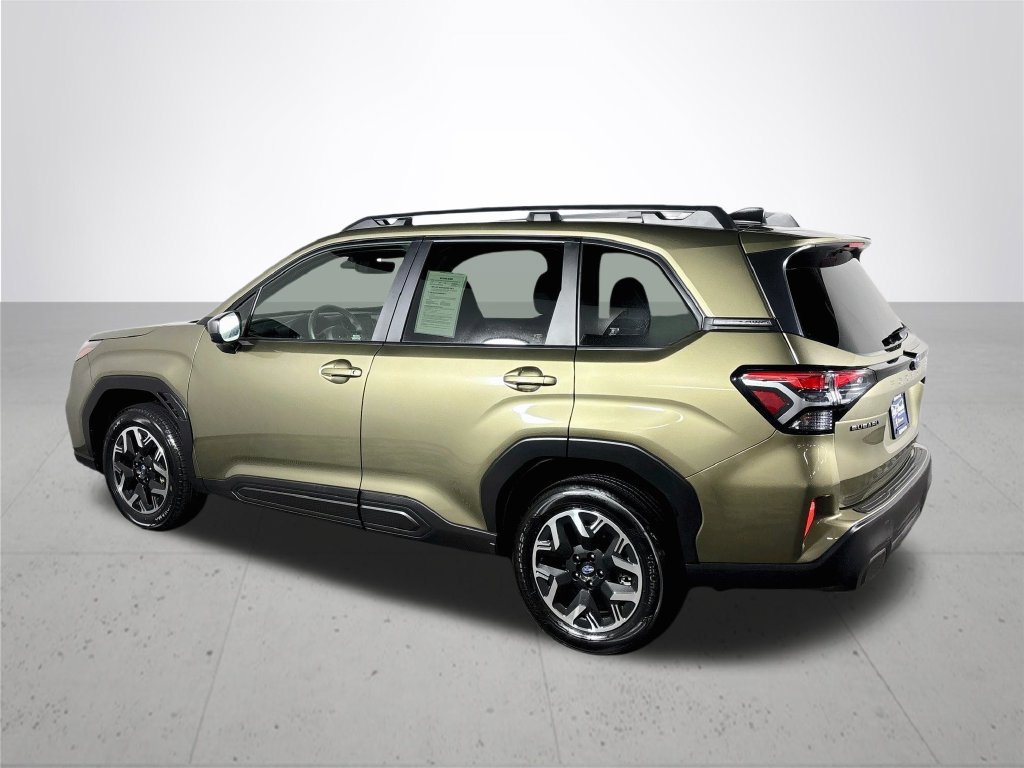 Used 2025 Subaru Forester Premium w/ Convenience Package #1 AWD/4WD image 8