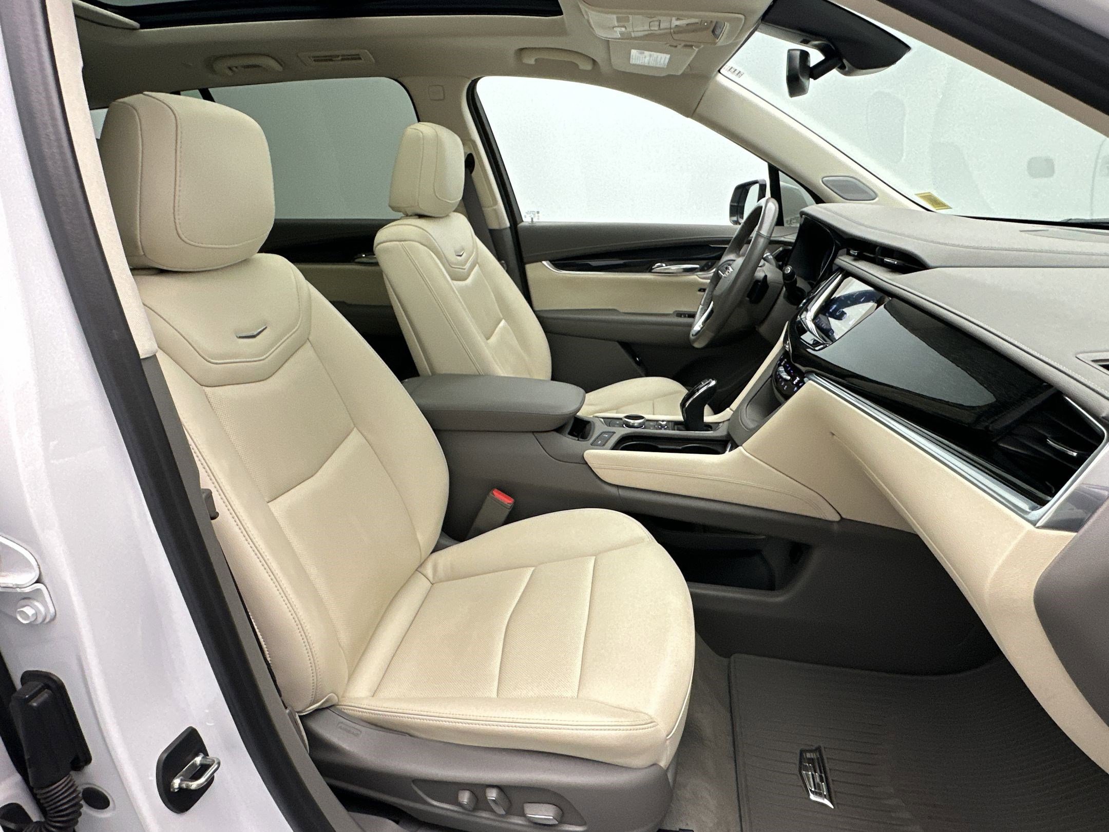 Certified 2023 Cadillac XT6 Premium Luxury image 30