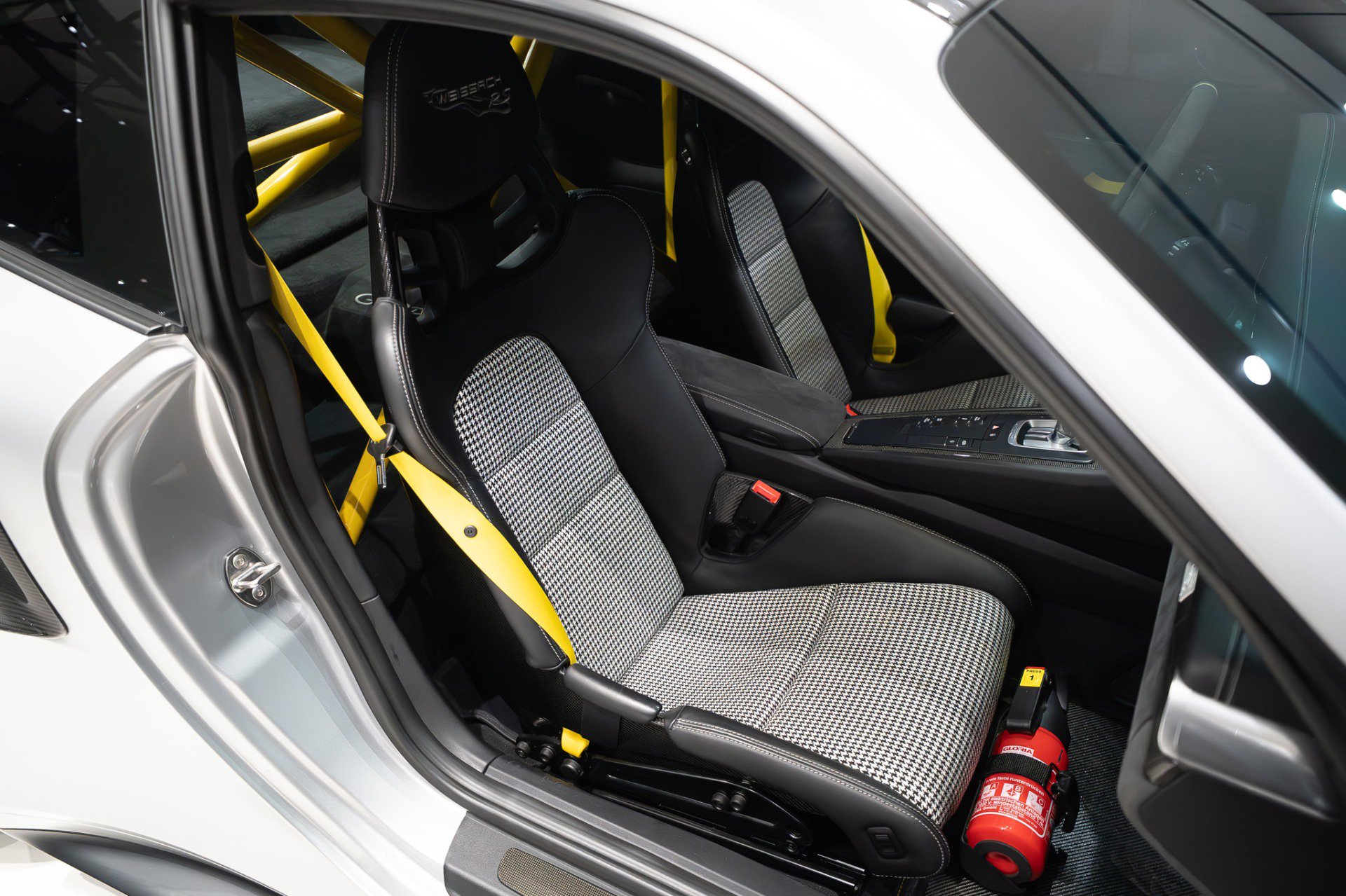 Used 2018 Porsche 911 GT2 RS image 31