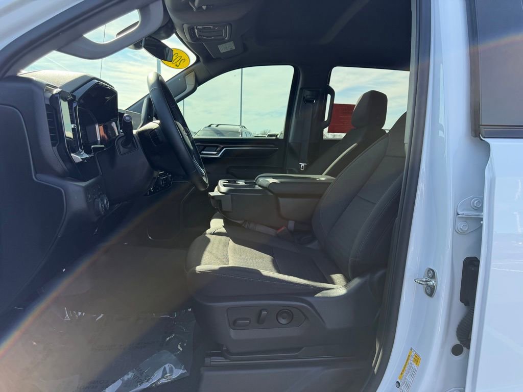 Used 2024 Chevrolet Silverado 1500 LT image 12