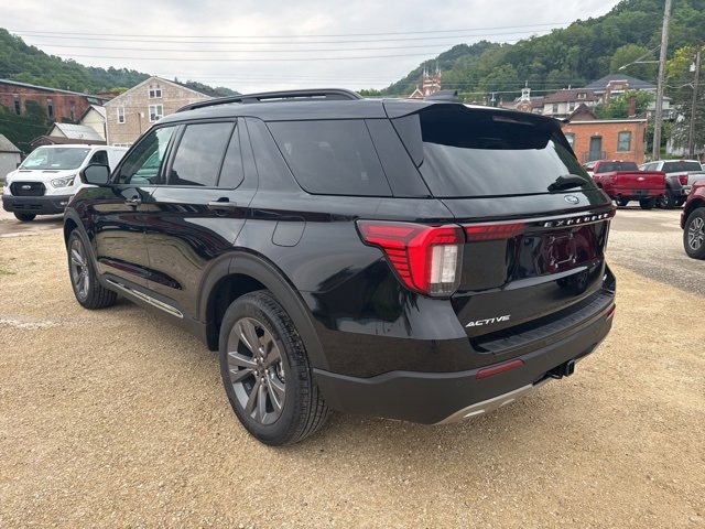 New 2025 Ford Explorer Active w/ Active Comfort Package image 3