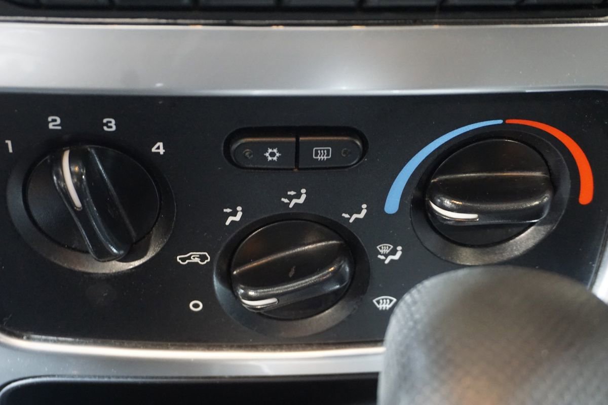 Used 2007 Jeep Liberty Limited AWD/4WD image 17