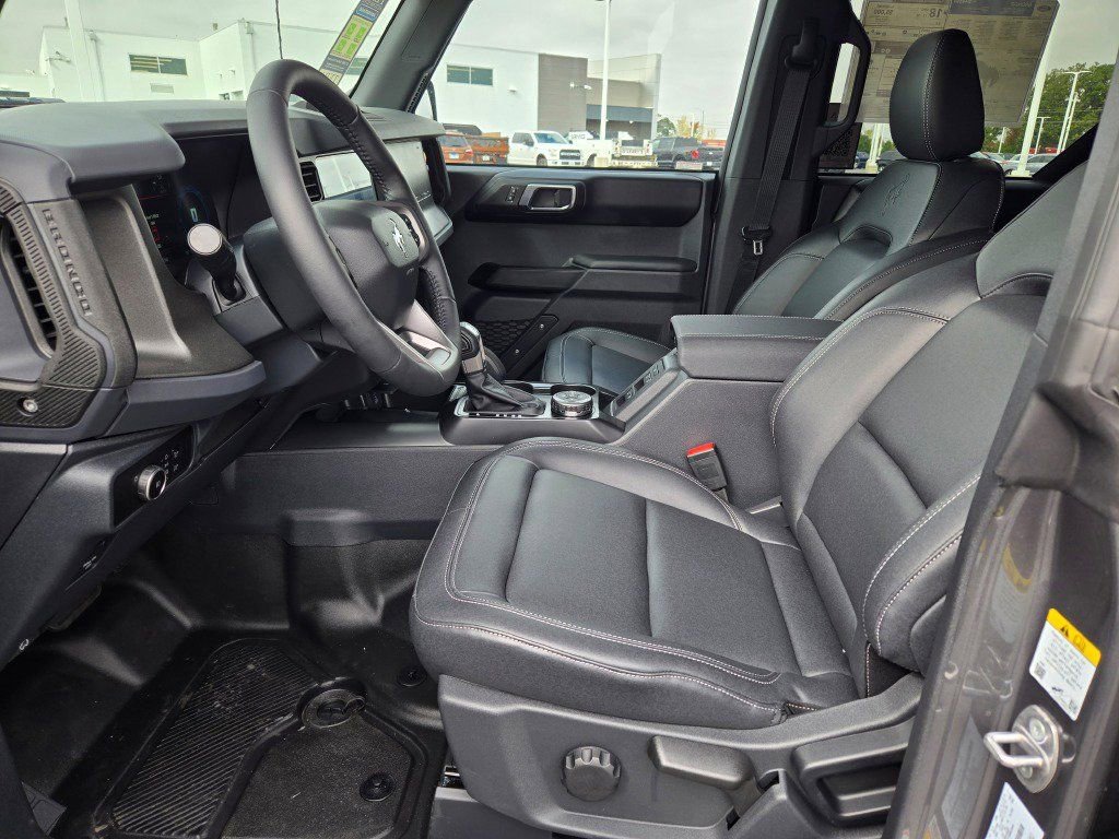 New 2025 Ford Bronco Badlands w/ Sasquatch Package AWD/4WD image 18