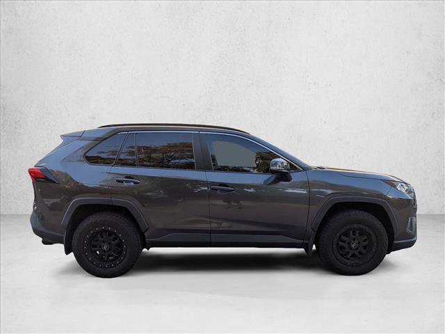 Used 2020 Toyota RAV4 XLE FWD image 4