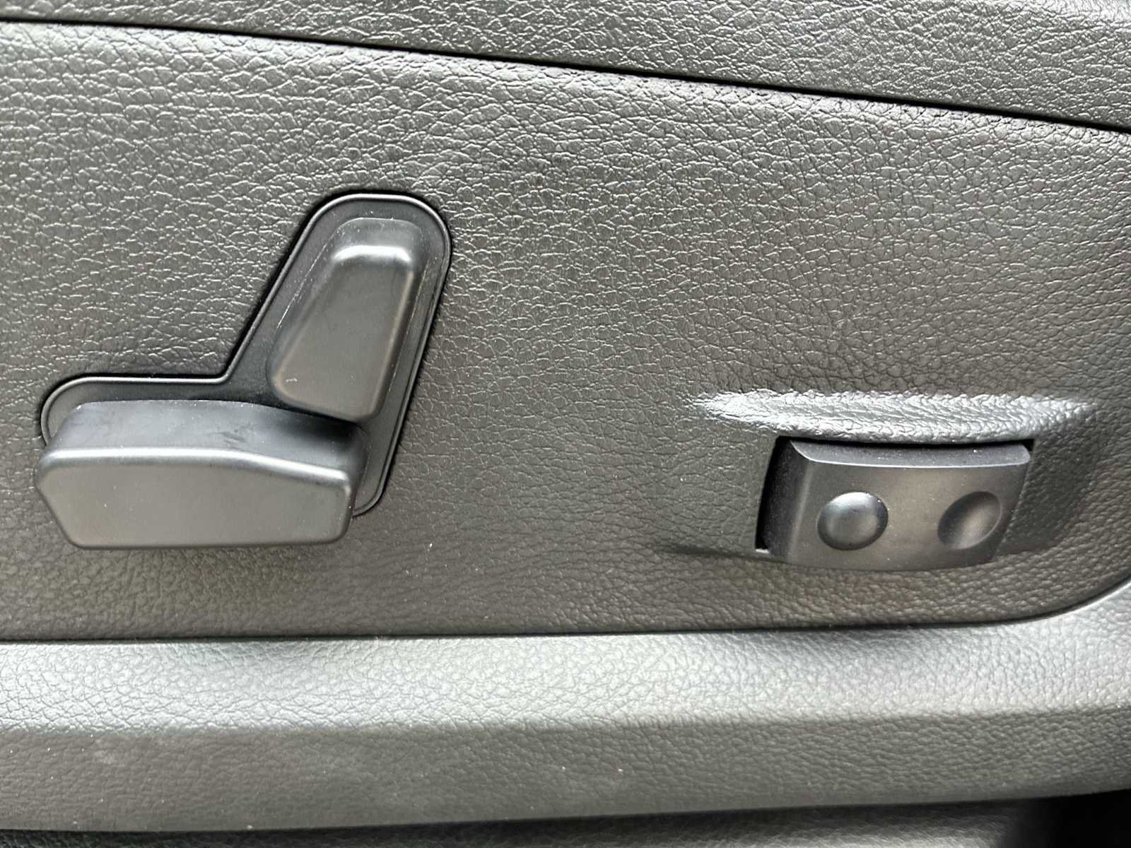 New 2026 RAM 3500 Laramie AWD/4WD image 14
