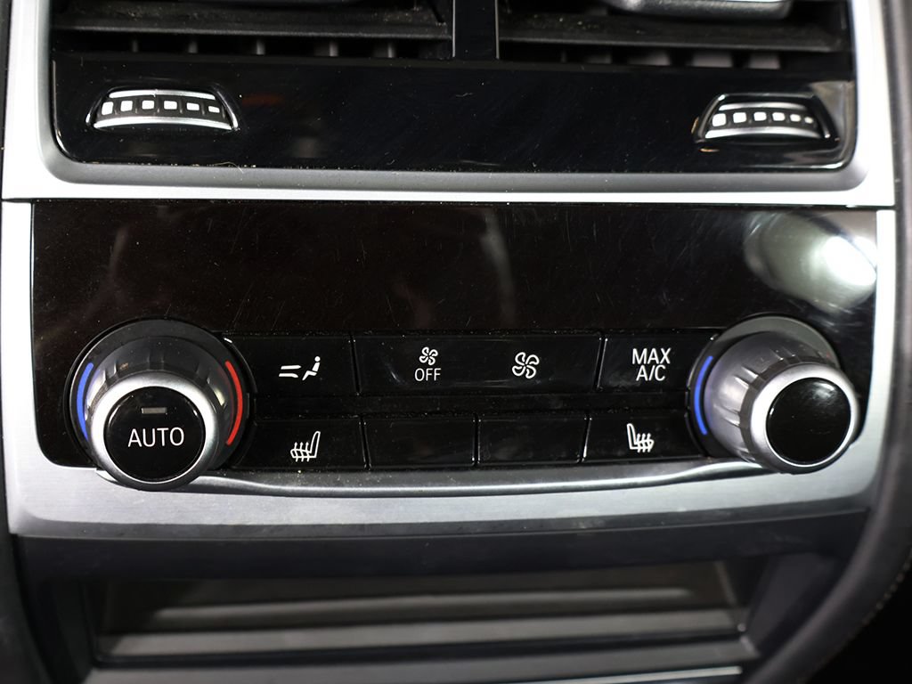 Used 2021 BMW 750i xDrive w/ M Sport Package AWD/4WD image 43