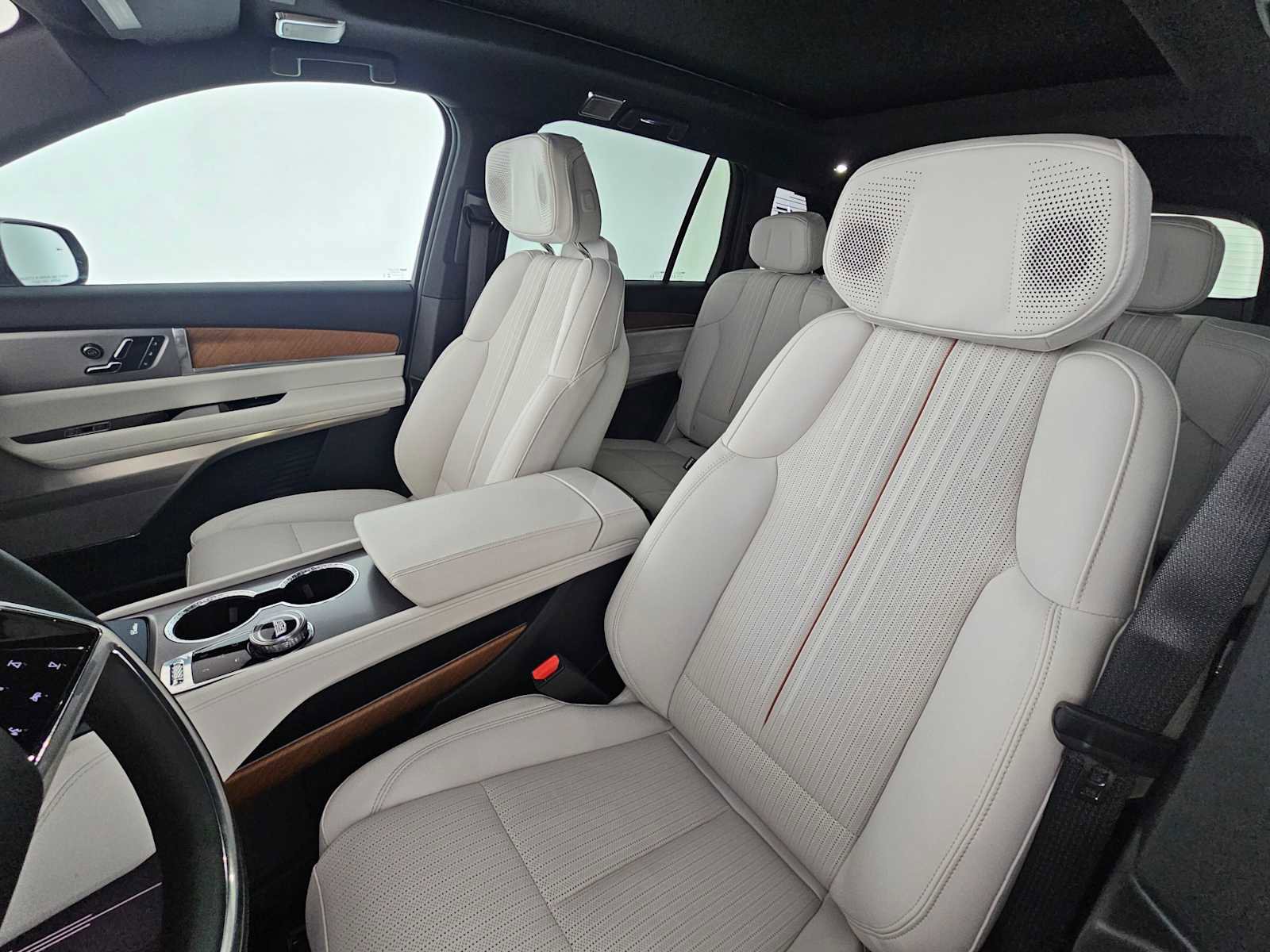 New 2026 Cadillac Vistiq Luxury AWD/4WD image 23