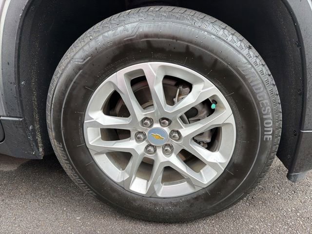 Used 2023 Chevrolet Traverse LS AWD/4WD image 30
