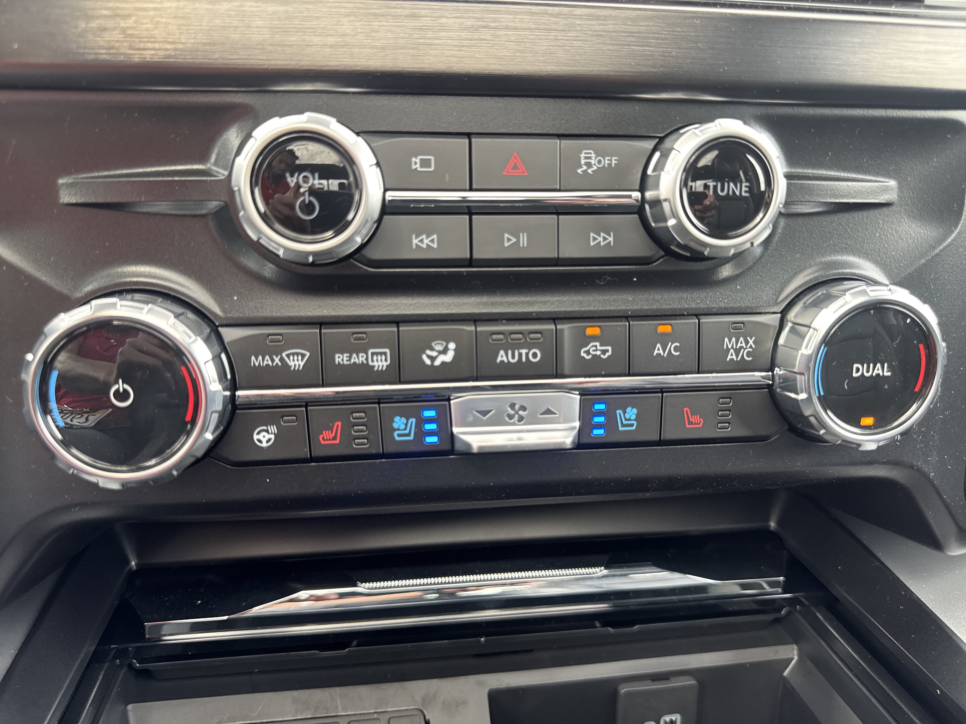 New 2026 Ford F350 Lariat w/ Black Appearance Package AWD/4WD image 28