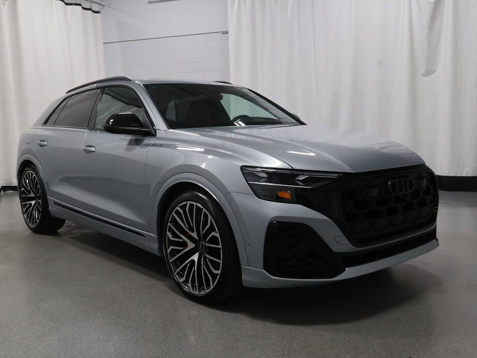Used 2024 Audi SQ8 Prestige AWD/4WD image 13