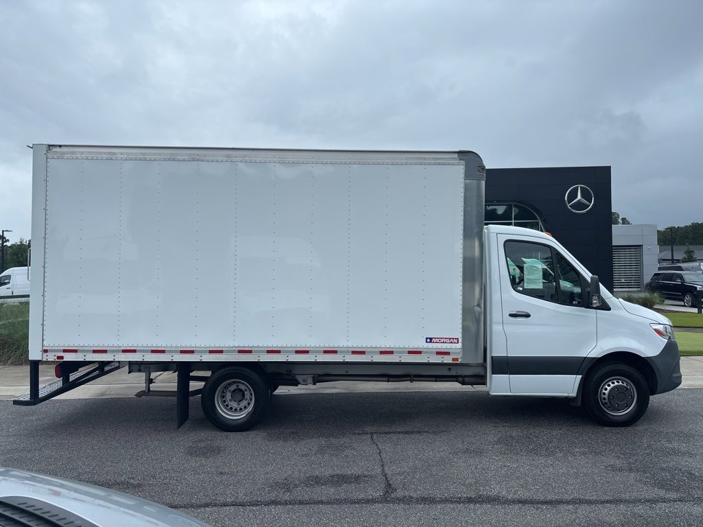 Used 2021 Freightliner Sprinter 3500 image 2