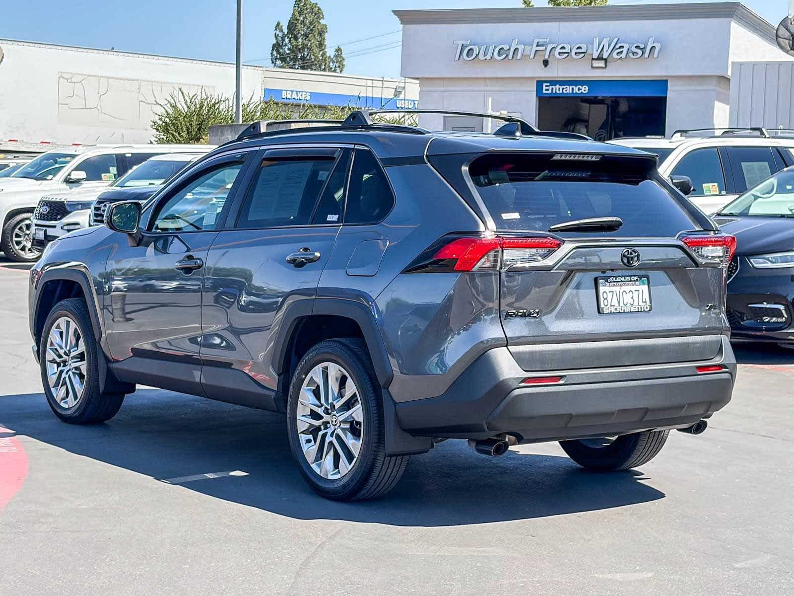 Used 2022 Toyota RAV4 XLE Premium w/ Carpet Mat Package (TMS) FWD video 2