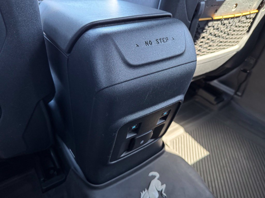 Used 2023 Ford Bronco Badlands w/ Sasquatch Package AWD/4WD image 19