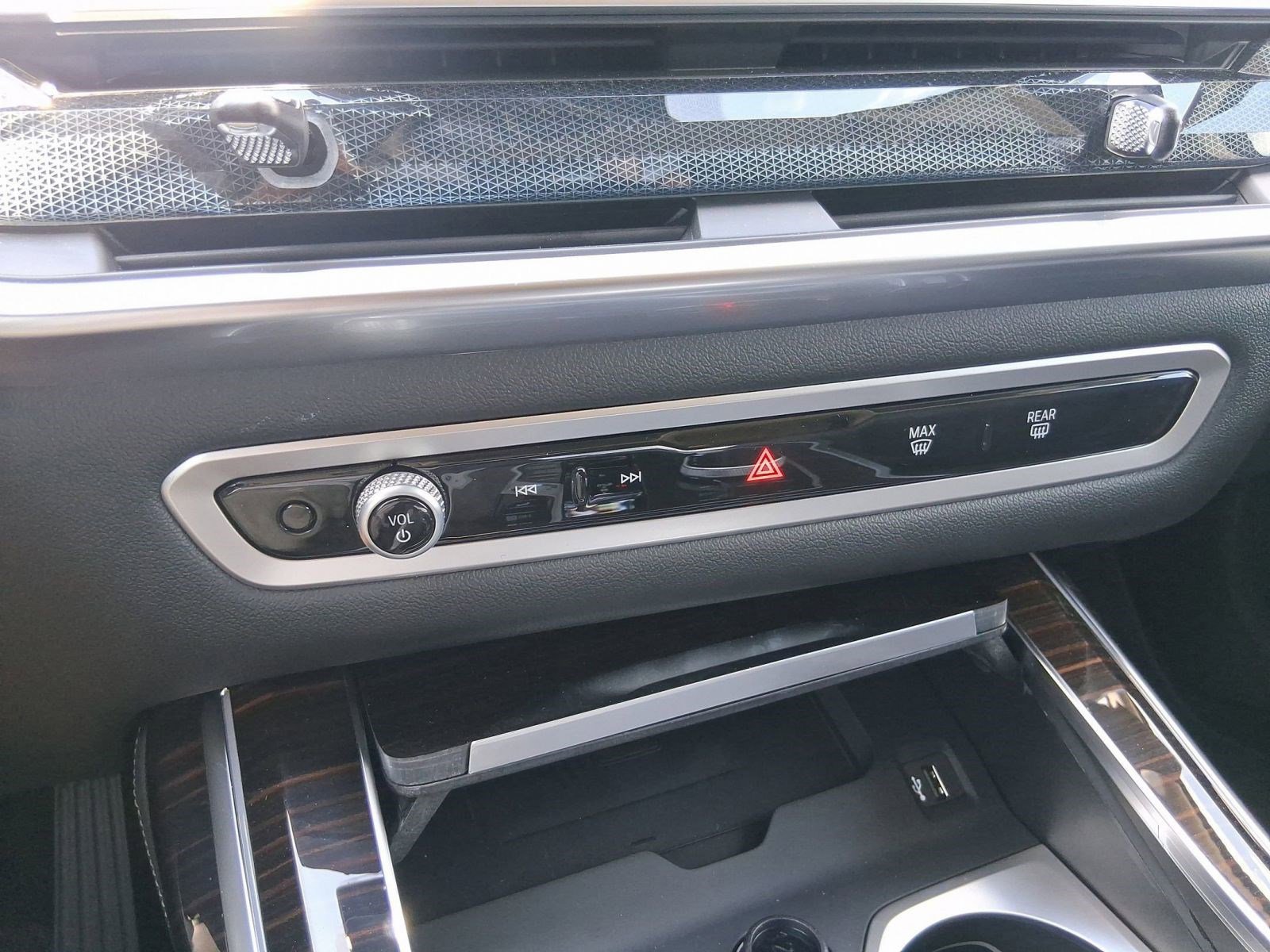 Used 2026 BMW X7 xDrive40i w/ Executive Package image 26