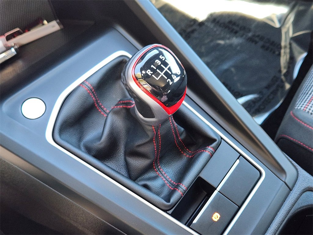 Used 2022 Volkswagen GTI SE image 17