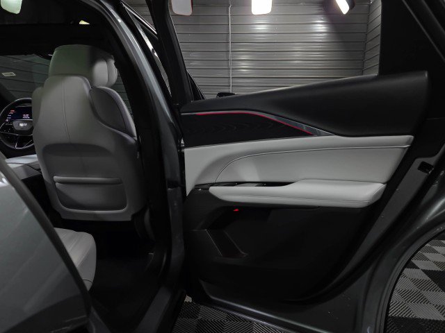 Used 2024 Cadillac Lyriq Luxury image 37