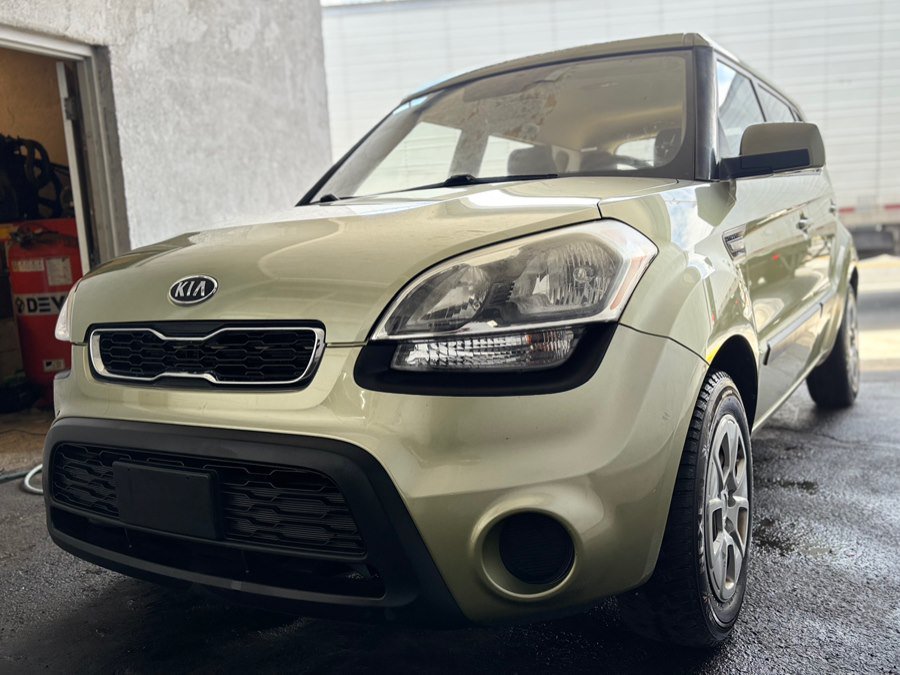 Used 2012 Kia Soul FWD image 1