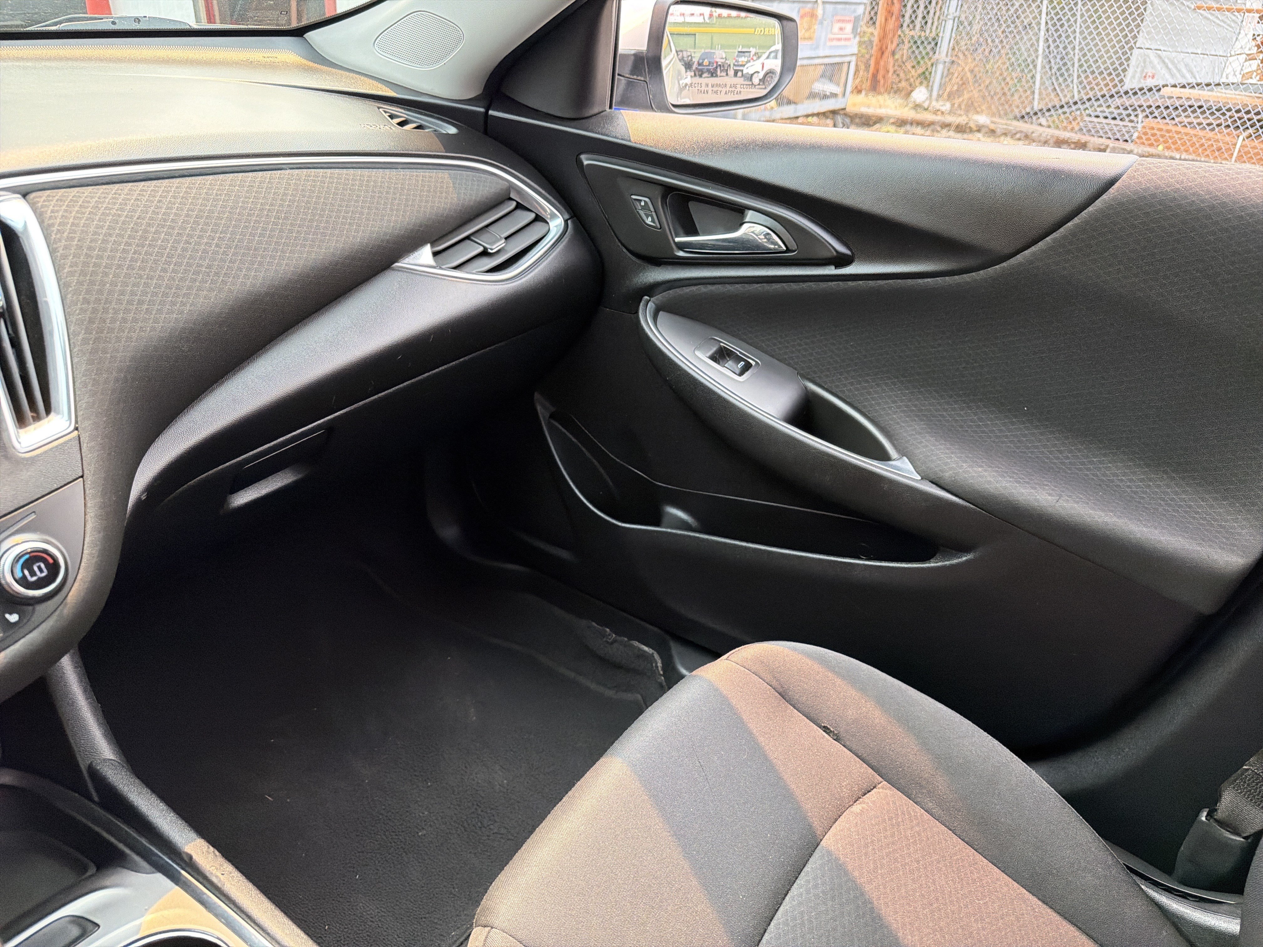Used 2020 Chevrolet Malibu LT FWD image 23