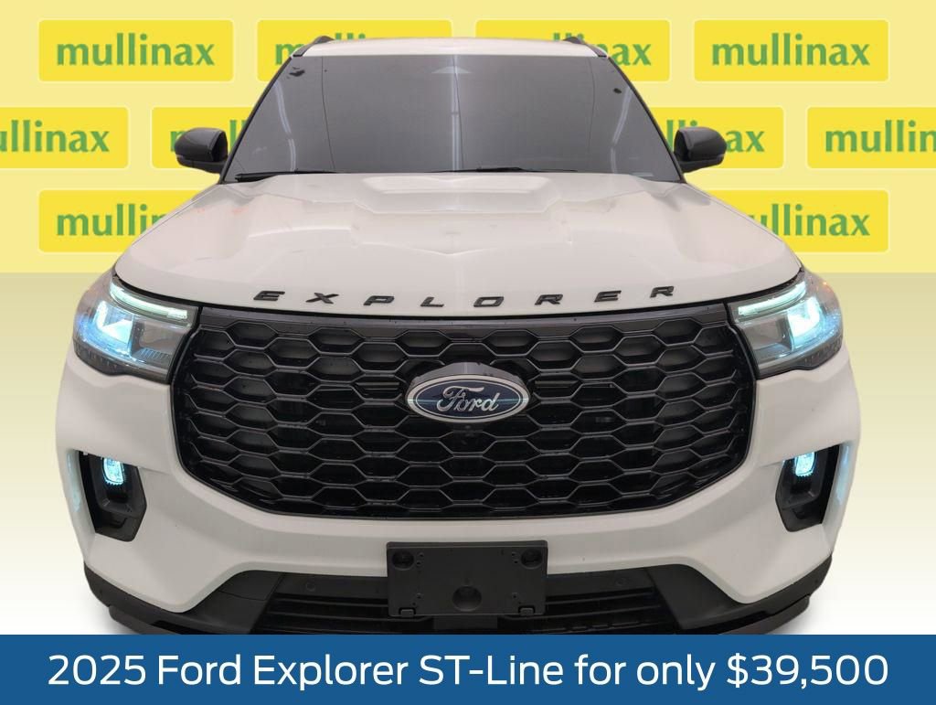 Certified 2025 Ford Explorer ST-Line w/ Premium Package image 13