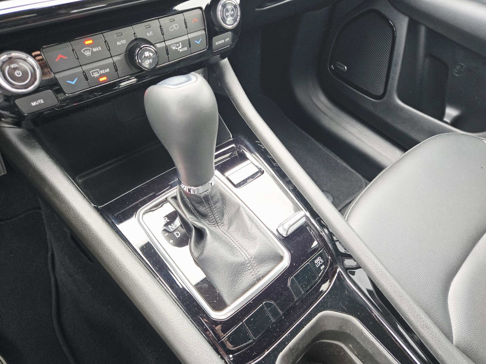 Used 2025 Jeep Compass Limited w/ High Altitude Package image 33