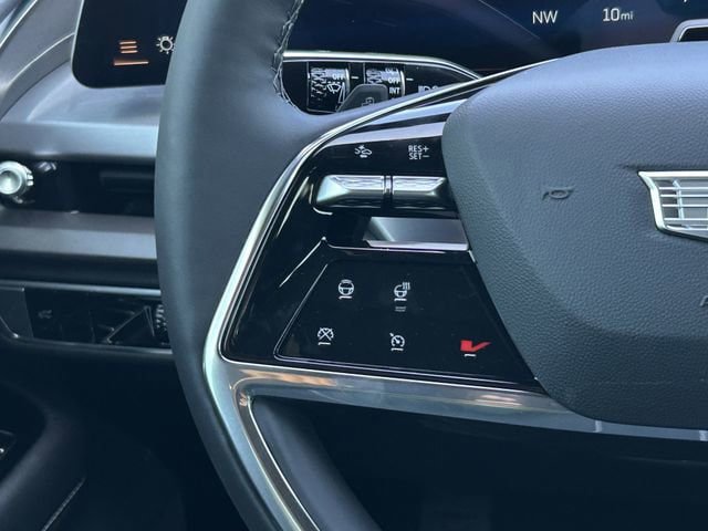 New 2026 Cadillac Vistiq Luxury image 2
