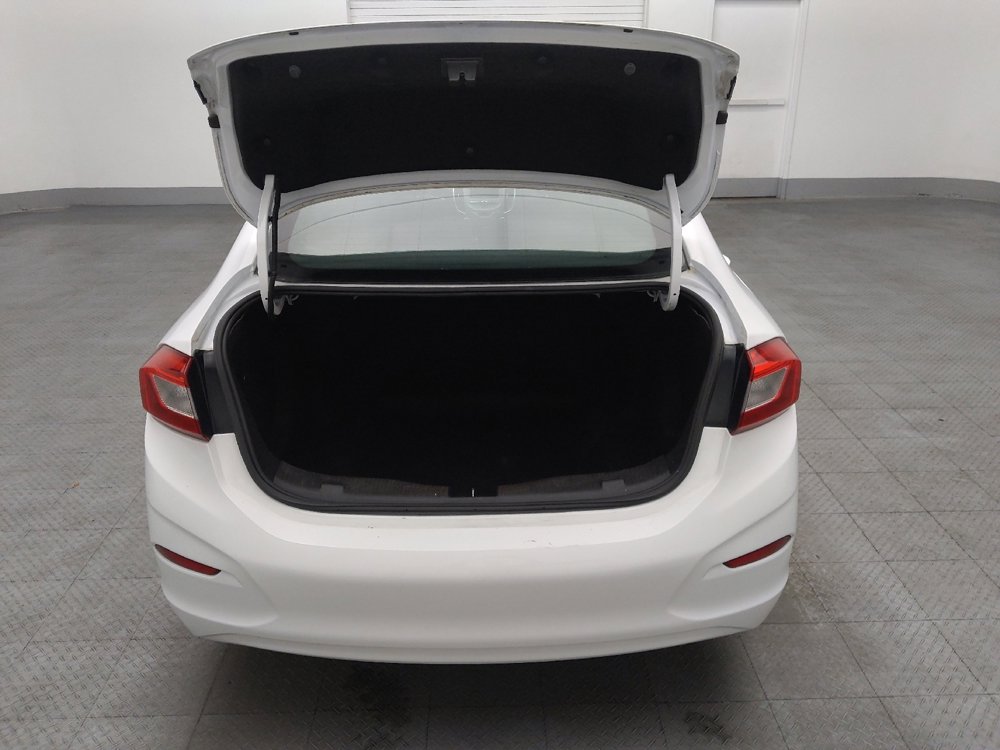 Used 2017 Chevrolet Cruze LS FWD image 29