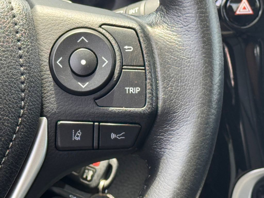 Used 2019 Toyota Corolla SE FWD image 17