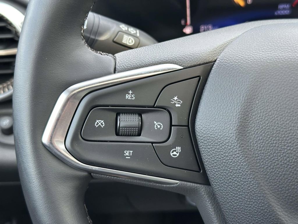 Used 2024 Chevrolet Trax ACTIV w/ Sunroof Package image 23