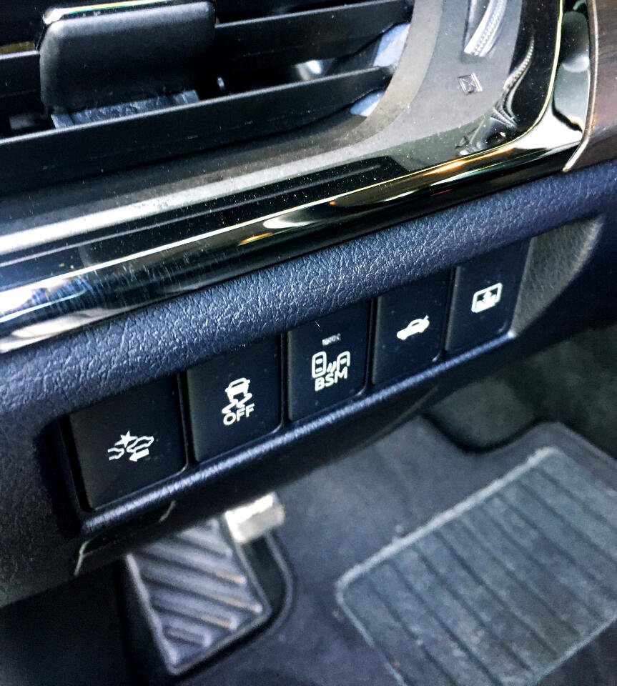 Used 2018 Toyota Avalon XLE Premium image 22