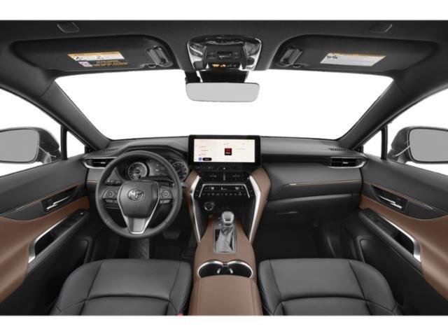 Used 2024 Toyota Venza XLE image 11