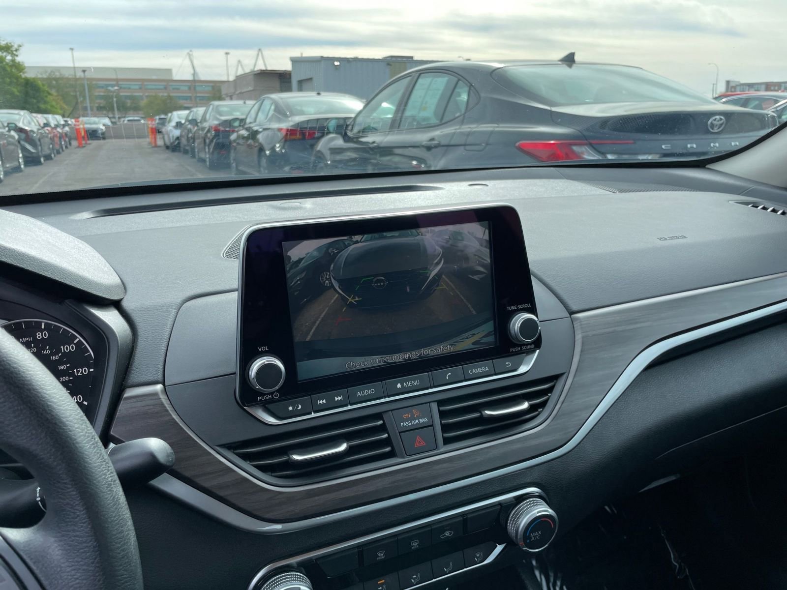 Used 2025 Nissan Altima 2.5 SV image 17